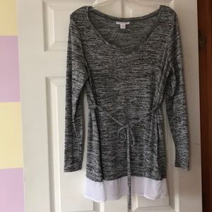 Super flattering maternity shirt